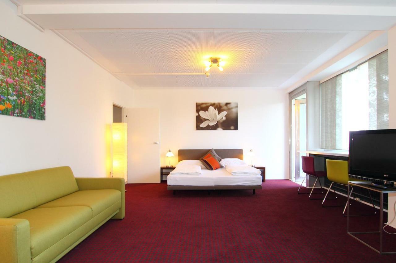 College Garden Hotel Bad Voeslau Esterno foto