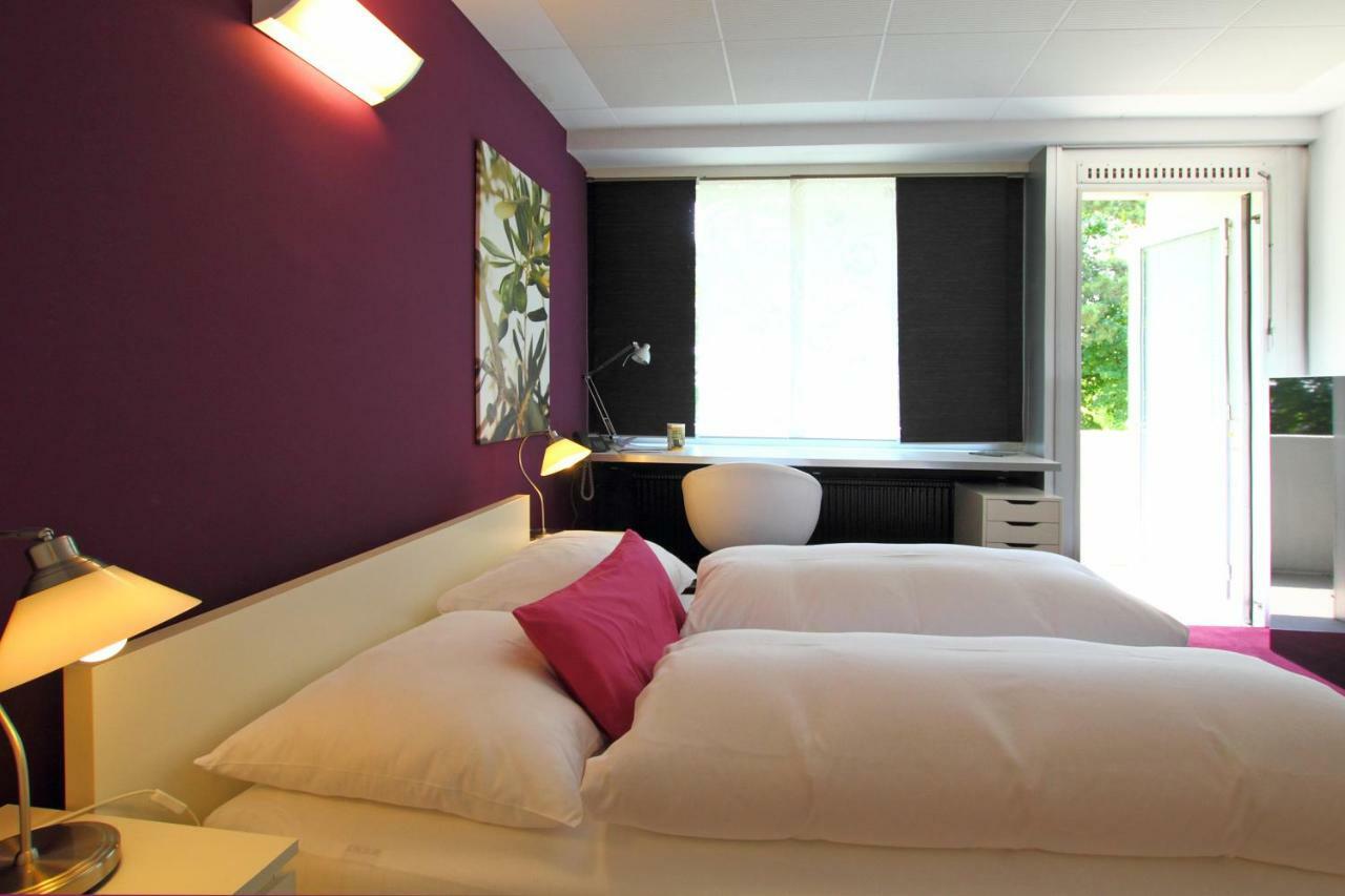 College Garden Hotel Bad Voeslau Esterno foto